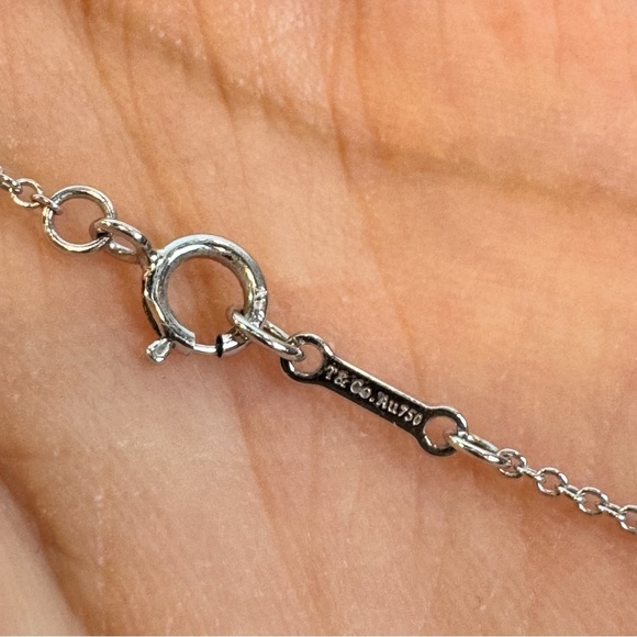 Tiffany & Co. | Sugar Stack White Gold & Diamond Pendant Necklace - Picture 7 of 11